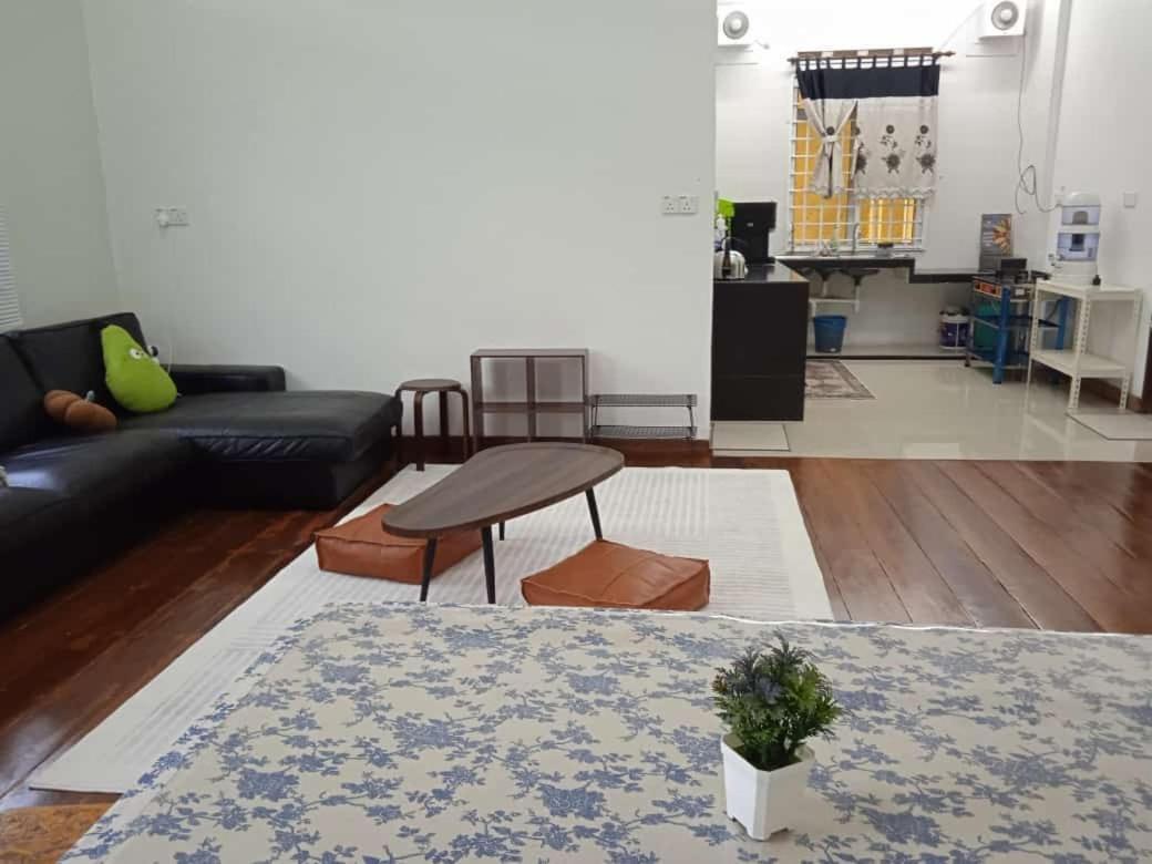 La Wood Homestay Kampung Kuala Besut Bagian luar foto